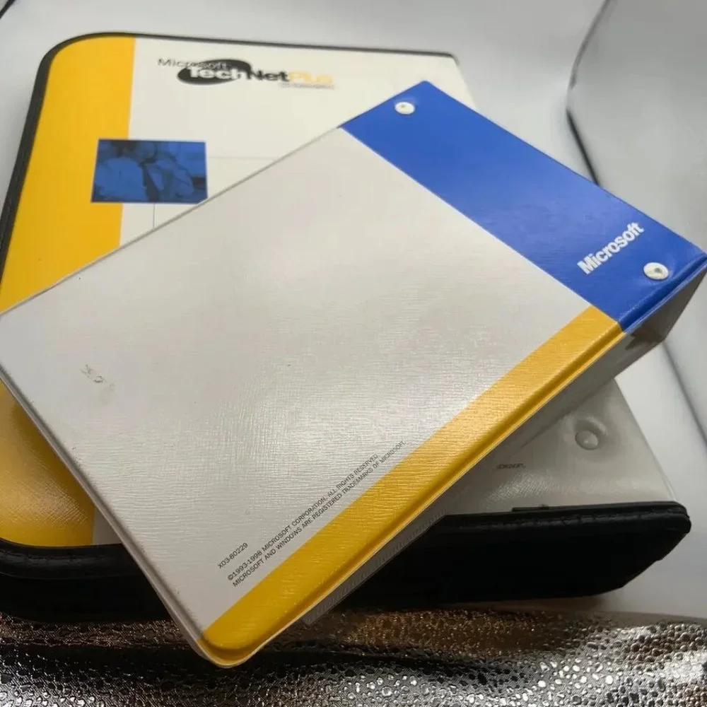 Microsoft Technet CD Subscription Binder and CD Cases Only
